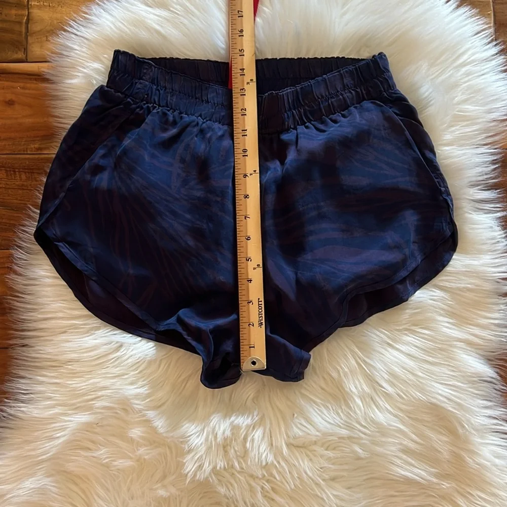 Left On Friday Day Trip Short HIGH RISE, ELASTIC WAIST, BRIEF LINER SMALL NWT - Picture 5 of 11